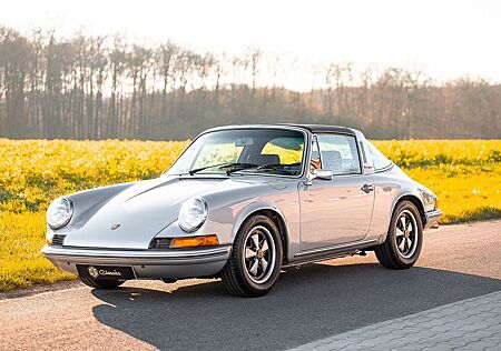 Porsche 911 Urmodell 911 Targa 2.4 "Ölklappe" Voll restauriert!