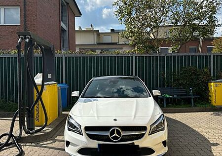 Mercedes-Benz CLA 180 Shooting Brake -
