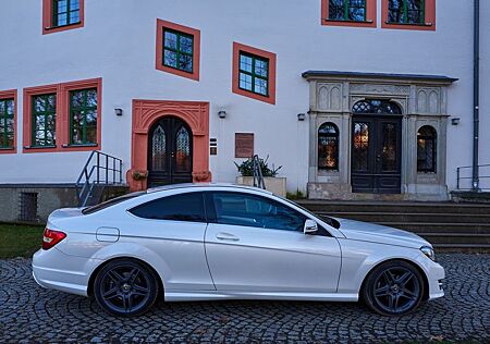 Mercedes-Benz C 220 d Coupe AMG Line Autom.