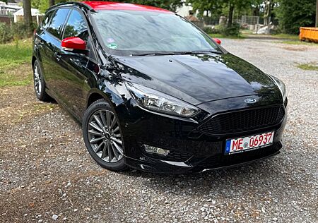Ford Focus Turnier ST-Line Black Edition