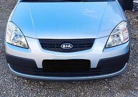 Kia Rio 1.4 / 92.500km / EZ 03/2009