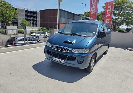 Hyundai H-1 Stealth Camper für jedes Abendteuer