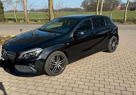 Mercedes-Benz A 250 4MATIC DCT -AMG-Line