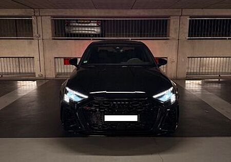Audi RS3 Limo. 2.5 TFSI MATRIX RS/PERF/B&O