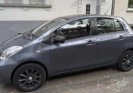 Toyota Yaris 1,0-l-VVT-i -51KW
