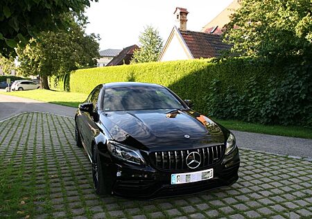 Mercedes-Benz C 63 AMG Mercedes-AMG C 63 Autom. Mercedes-AMG