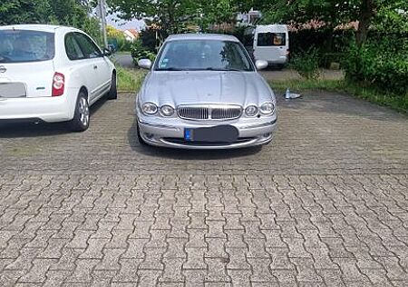 Jaguar X-Type 2 Liter V6 ohne TÜV jedoch fahrbereit