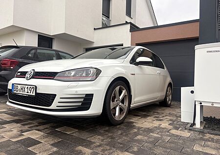 VW Golf Volkswagen GTI