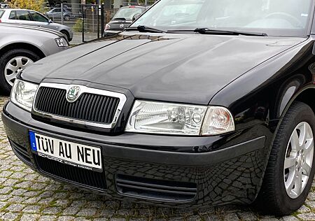 Skoda Octavia Tour 1.9TDI 101PS TÜV Neu RARITÄT PDC Hi