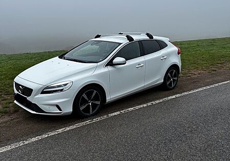 Volvo V40 T2 R Design