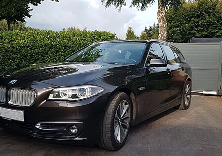 BMW 530d xDrive Touring - Modern Line Vollausstatt.
