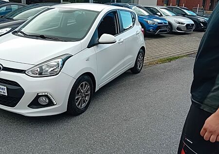 Hyundai i10 FIFA World Cup Edition 1,2 "Klima,SHZG,4Zyl.