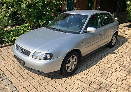 Audi A3 1.6 TÜV 10/2026