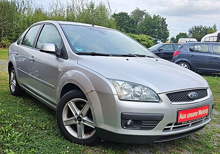 Ford Focus Lim. 1,6i Ghia