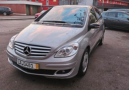Mercedes-Benz B 170 - Tüv 2028 Navi