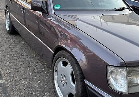 Mercedes-Benz 230