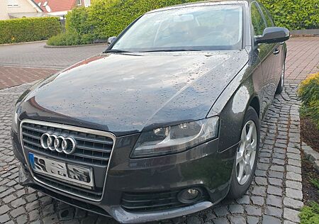 Audi A4 B8 1.8 TFSI 88KW AHK unfallfrei TÜV 02/2027