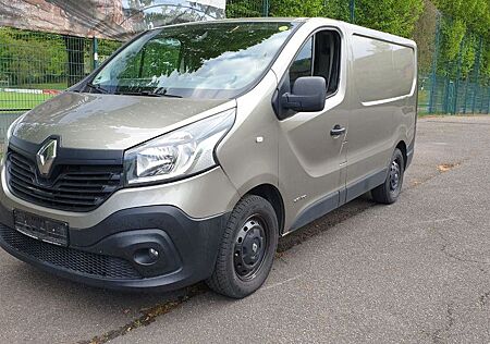 Renault Trafic DCI 140 NAVI AHK STANDHEIZUNG PDC
