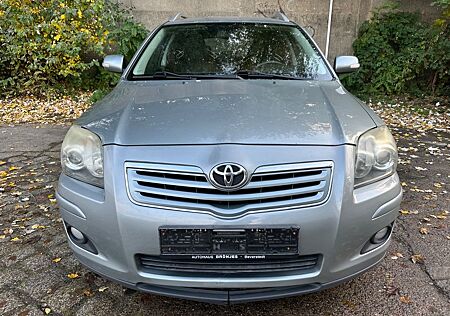 Toyota Avensis KOMBI 1.8 TRAVEL