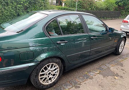 BMW 318i -