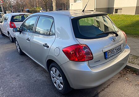 Toyota Auris 1,33-l-Dual-VVT-i -