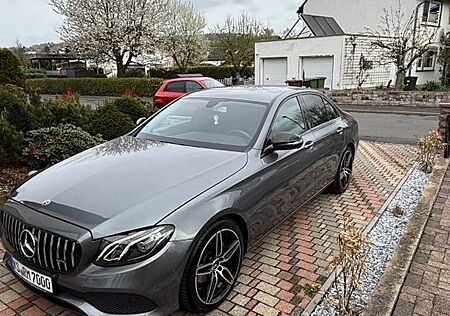 Mercedes-Benz E 200 Autom. -