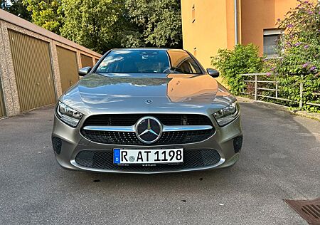 Mercedes-Benz A 200 - scheckheftgepflegt, 8-fach bereift