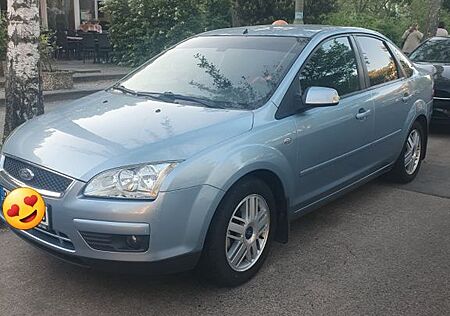 Ford Focus 1,6 Ghia