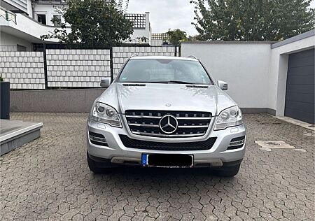 Mercedes-Benz ML 300 gebraucht kaufen Mercedes-Benz ML 300 CDI 4MATIC BlueEFFICIENCY -