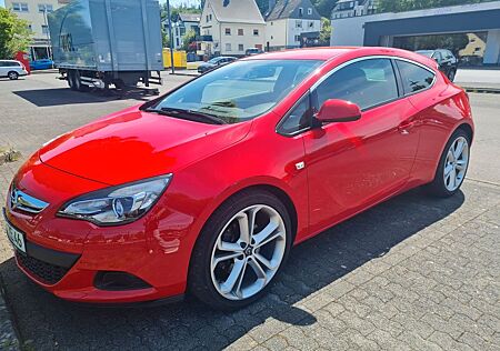 Opel Astra GTC 1.4 Turbo 103kW -