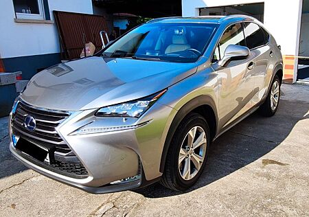 Lexus NX 300 300h E-FOUR Luxury Line Luxury Line