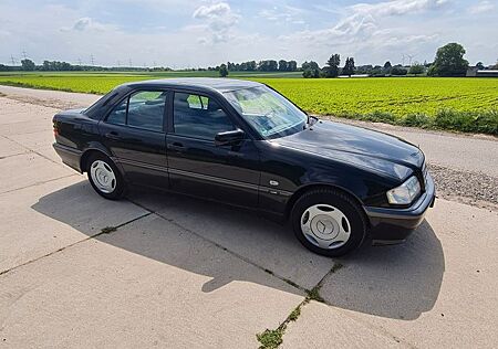 Mercedes-Benz C 180 ELEGANCE Elegance
