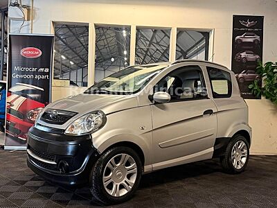 Microcar M.Go Silberline SXI XXL Kofferraum Mopedauto 45
