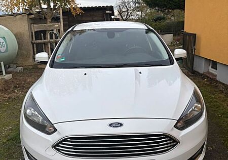 Ford Focus 2,0TDCi 110kW PowerSh. Titanium Turnie...