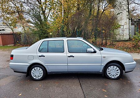VW Vento Volkswagen 1.8 55kW CLX CLX