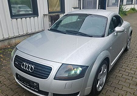 Audi TT Coupe 1.8T quattro 165 kW -