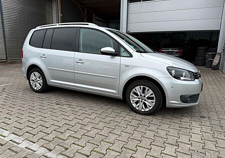 VW Touran Volkswagen Life 1.6 TDI Navi Pdc Klima 8fach bereift