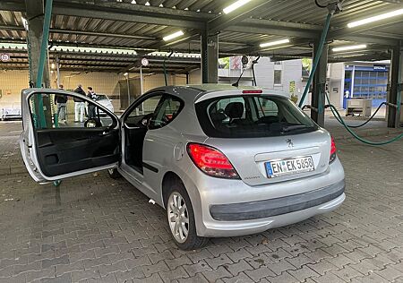 Peugeot 207 Gepflegt