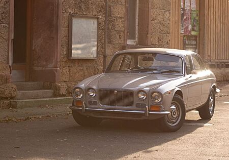 Jaguar XJ6