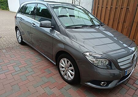 Mercedes-Benz B 180 BlueEFFICIENCY -