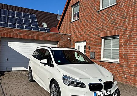 BMW 2er gebraucht kaufen BMW 2er 220 Gran Tourer xDrive *M Sportpaket-7 Sitze-HUD