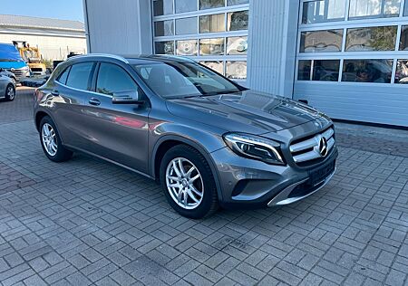 Mercedes-Benz GLA 200 GLA -Klasse , Bi-Xenon,Navi