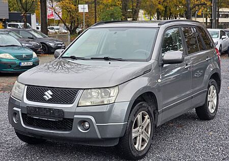 Suzuki Grand Vitara 2.0 Club 4x4 Automatik AHK