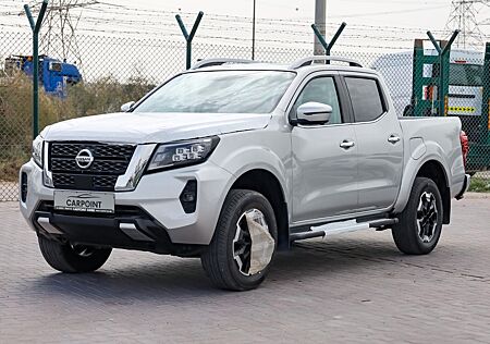 Nissan Navara LE 2.5i 4WD 360° PDC Leder LED