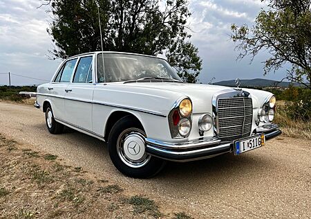 Mercedes-Benz 280 S