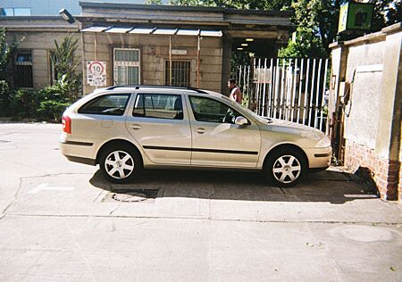 Skoda Octavia Combi 1.6 Advance-Emotion Automatik ...