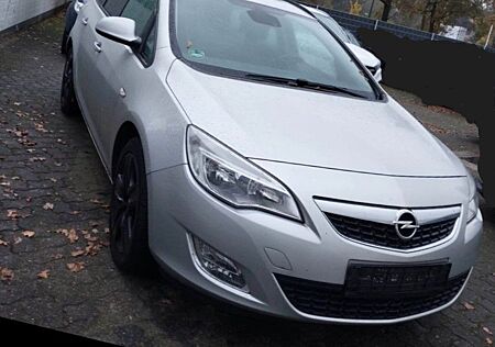 Opel Astra J Sport Tourer 1.4 Turbo Sport 88kW Sport