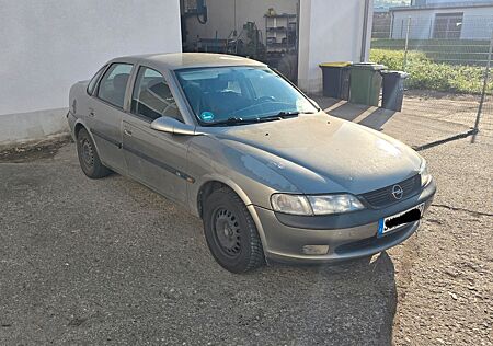 Opel Vectra 1.6 16V CD