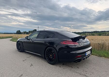 Porsche Panamera GTS GTS