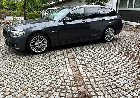 BMW 520d Touring A Luxury Line